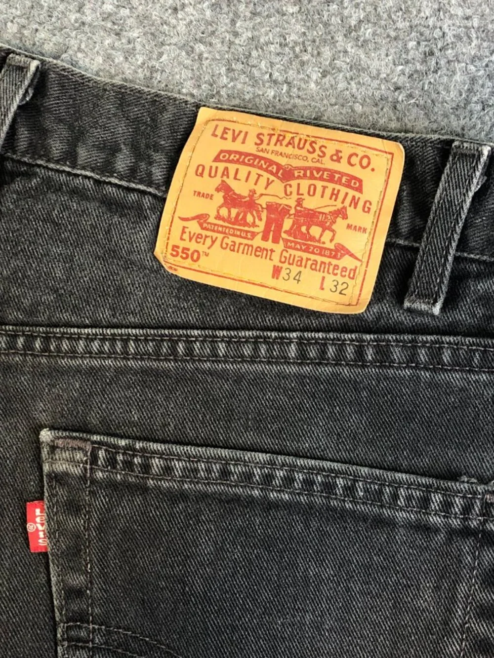 Vintage Levis 550 Jeans Mens 32x32 Faded Black Red Tab Grunge Made USA 2002 Y2K
